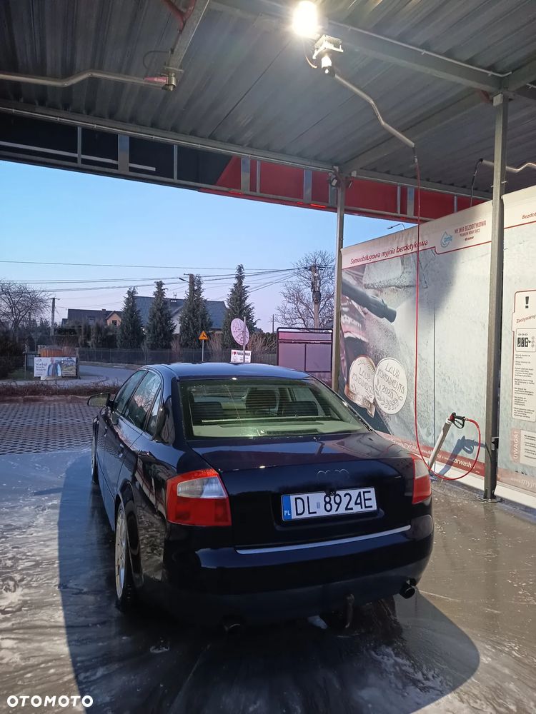 Audi A4 Limousine - 3
