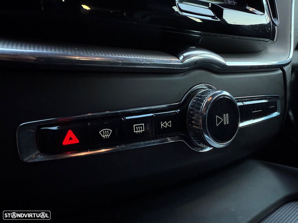 Volvo XC 60 2.0 D4 R-Design Geartronic - 39