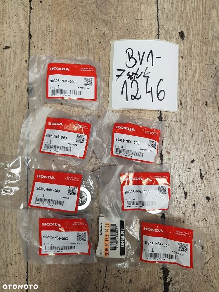 Nakrętka Honda GL1200 VT1100 PC800 VF700 VF1100  90305-MB4-003 - 1