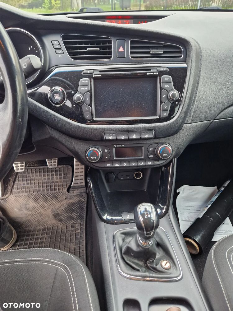Kia Ceed 1.6 GDI Dream-Team Edition - 11