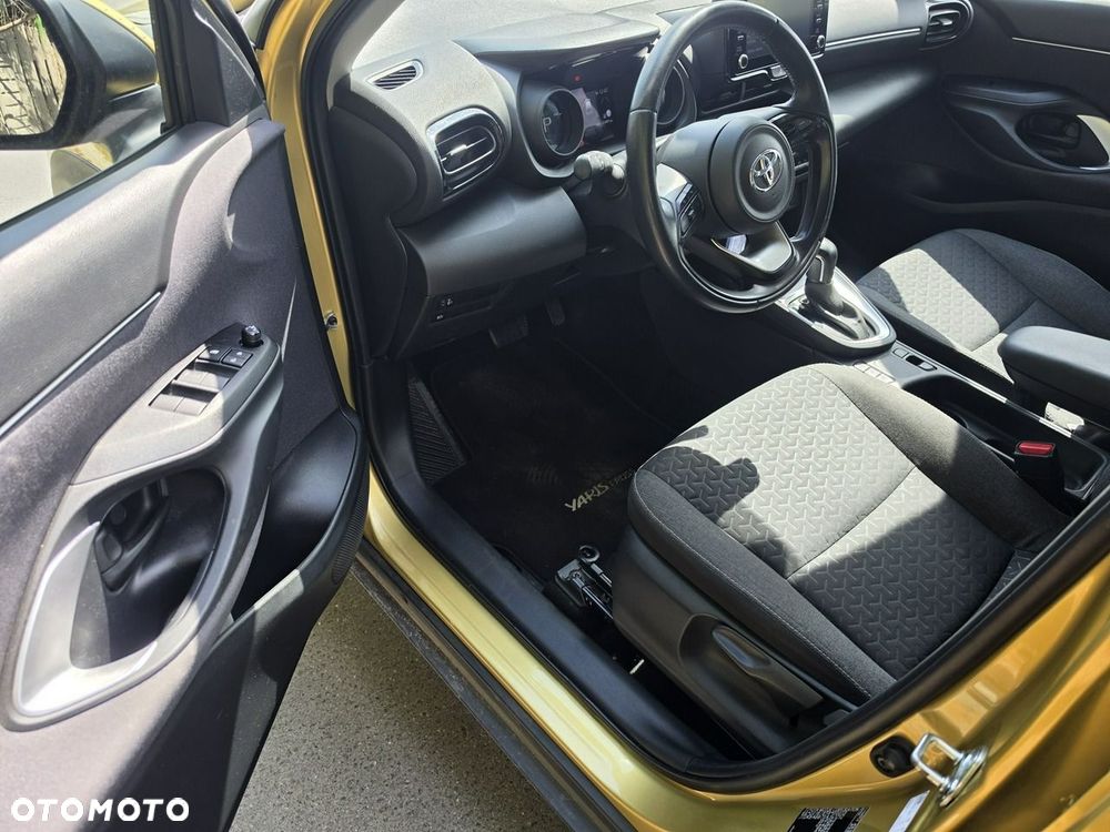 Toyota Yaris Cross Hybrid 1.5 Comfort - 17