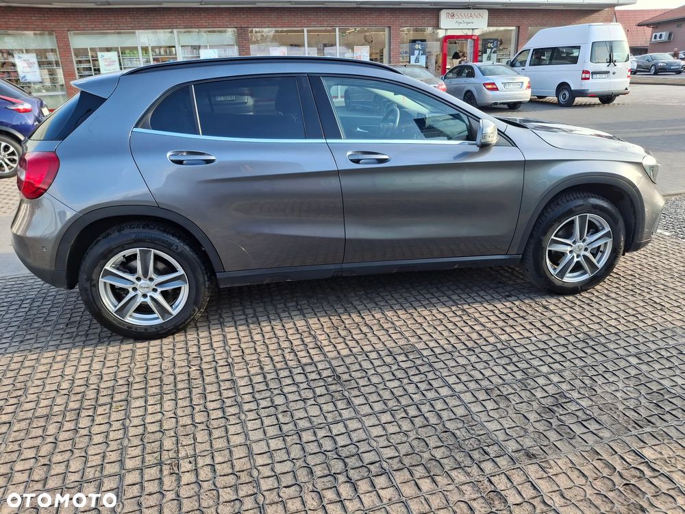 Mercedes-Benz GLA 180 7G-DCT Edition 1 - 3