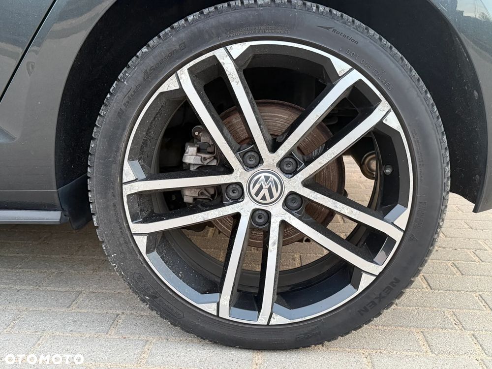 Volkswagen Golf - 29