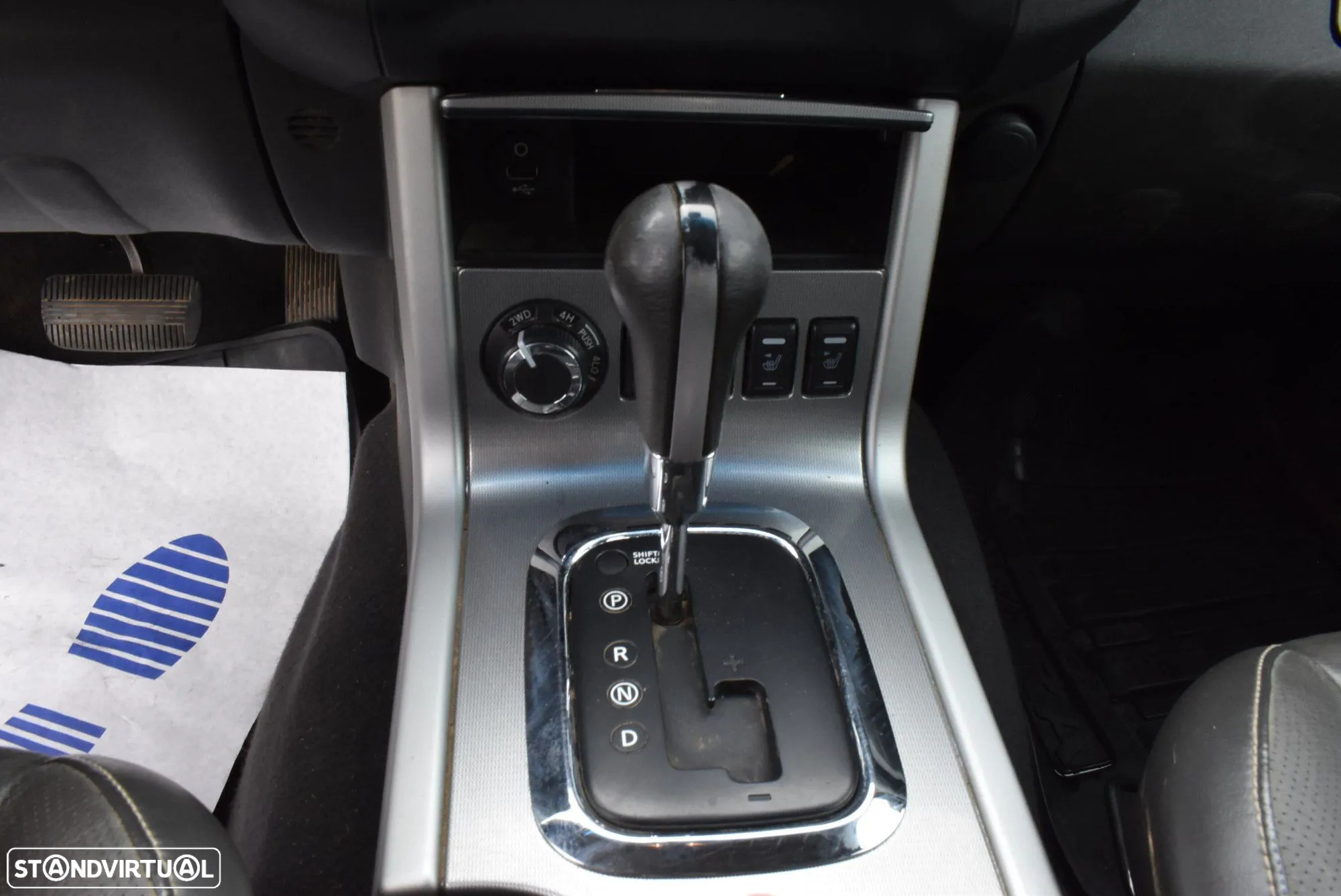 Nissan Navara 3.0 dCi V6 CD LE AT 4WD - 13