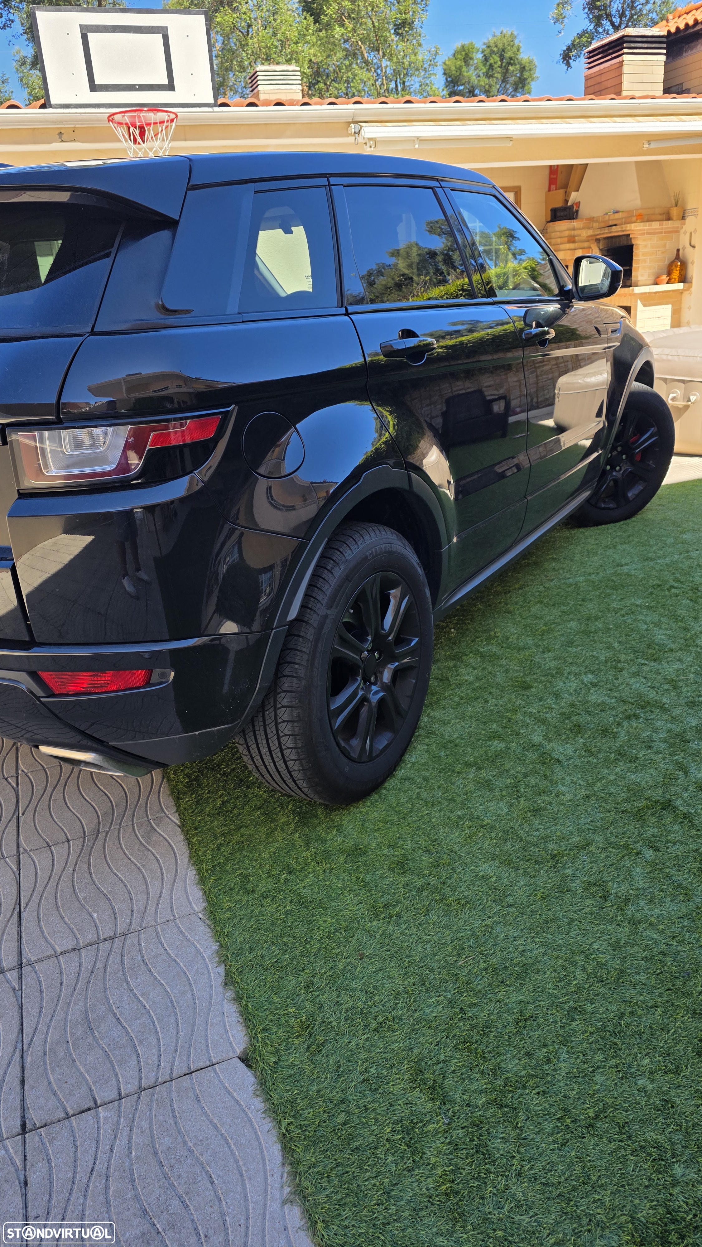 Land Rover Range Rover Evoque 2.0 D150 AWD R-Dynamic Auto - 5