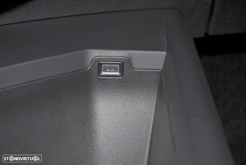 Peugeot 3008 1.2 Hybrid Allure e-DCS6 - 28