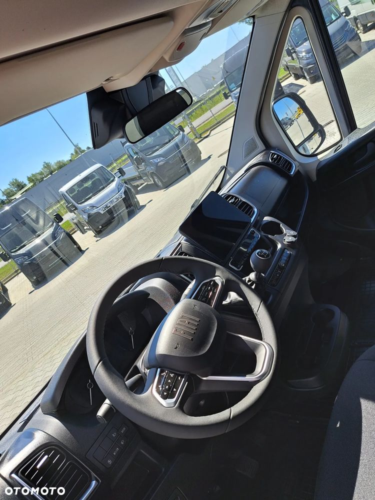 Fiat Ducato Kontener z windą - 24
