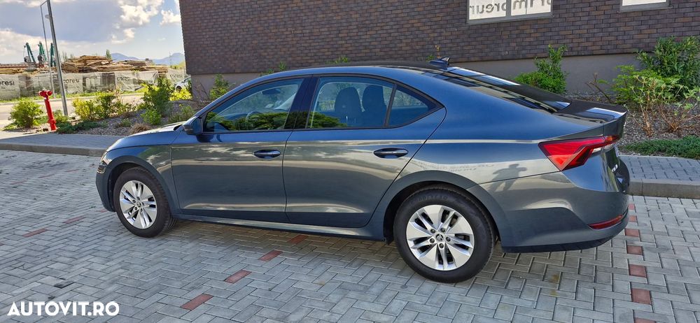 Skoda Octavia 2.0 TDI AMBITION DSG - 9