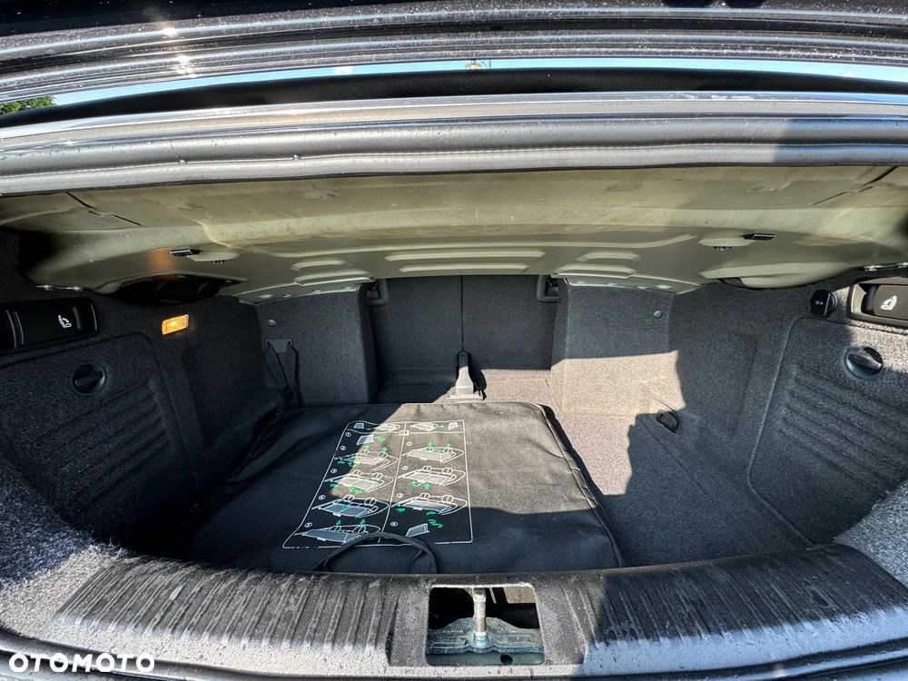 Volkswagen Golf 1.6 TDI DPF Comfortline - 11