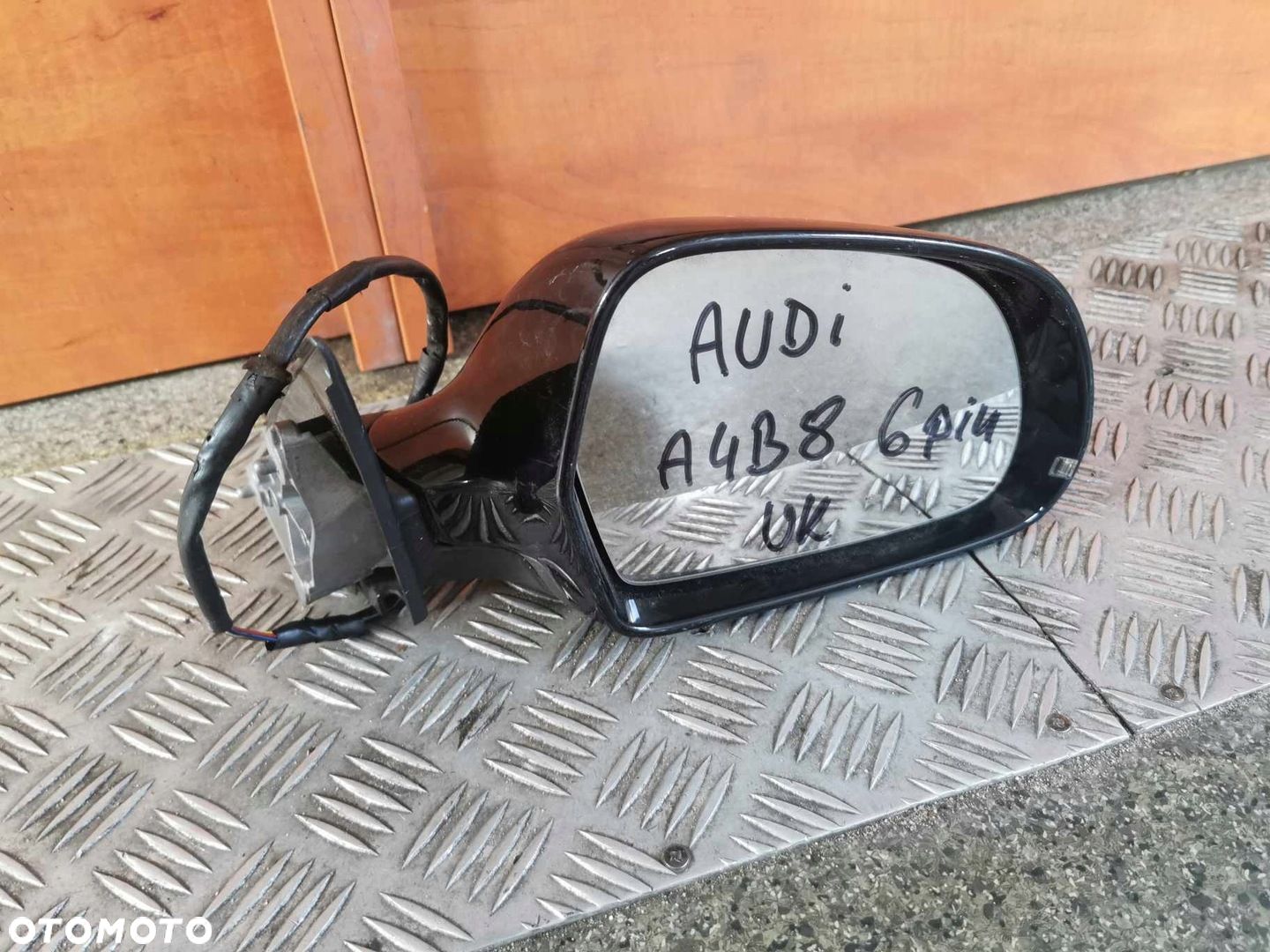 LUSTERKO PRAWY PRZÓD AUDI A4 B8 6 PIN UK - 1