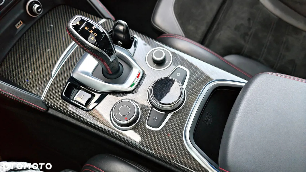 Alfa Romeo Stelvio 2.0 Turbo Veloce TI Q4 - 30