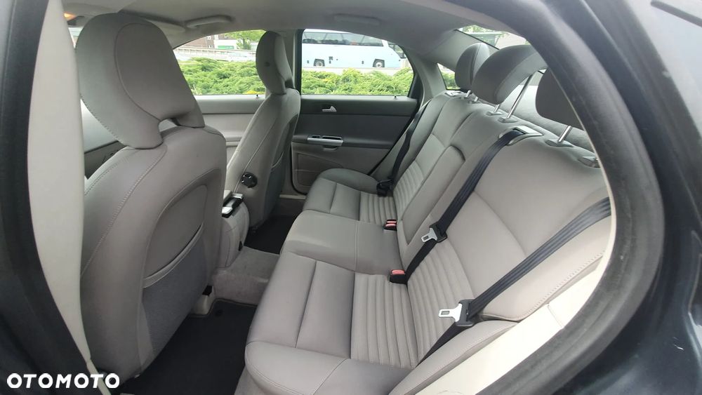Volvo S40 2.0D Momentum - 7