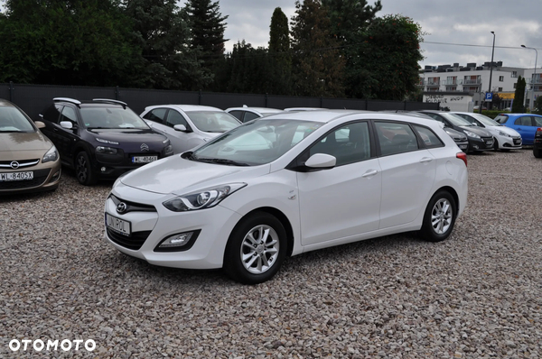 Hyundai i30 i30cw 1.4 Fifa World Cup Edition