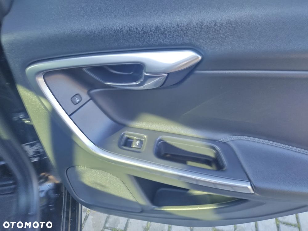 Volvo V60 D2 Drive-E Kinetic - 19