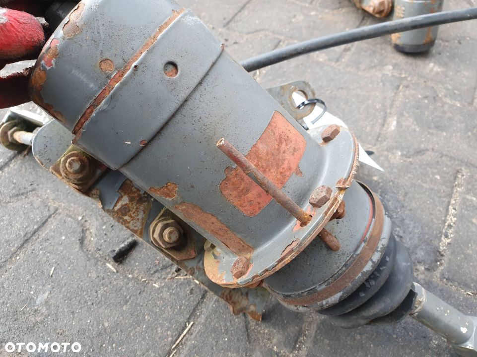 SIŁOWNIK PODNOSZENIA KABINY FENDT 926 VARIO - 2