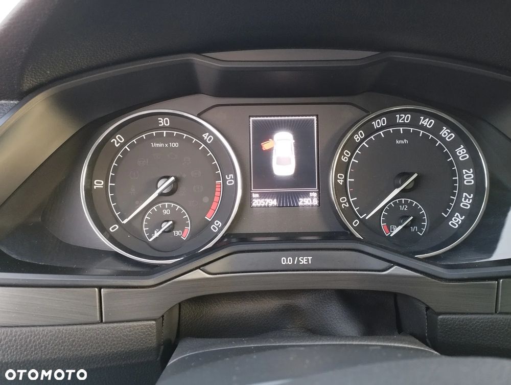 Skoda Superb 1.6 TDI Style Greenline - 9