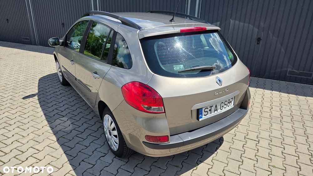 Renault Clio 1.2 16V Authentique - 8