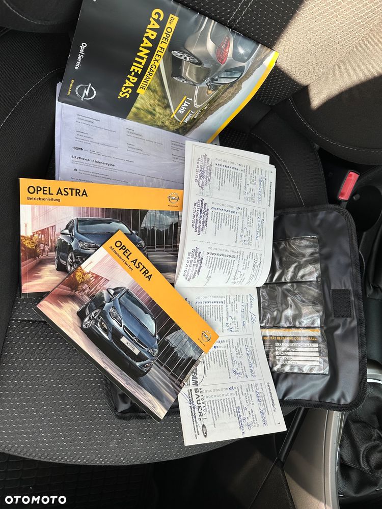 Opel Astra 2.0 CDTI Exklusiv - 12