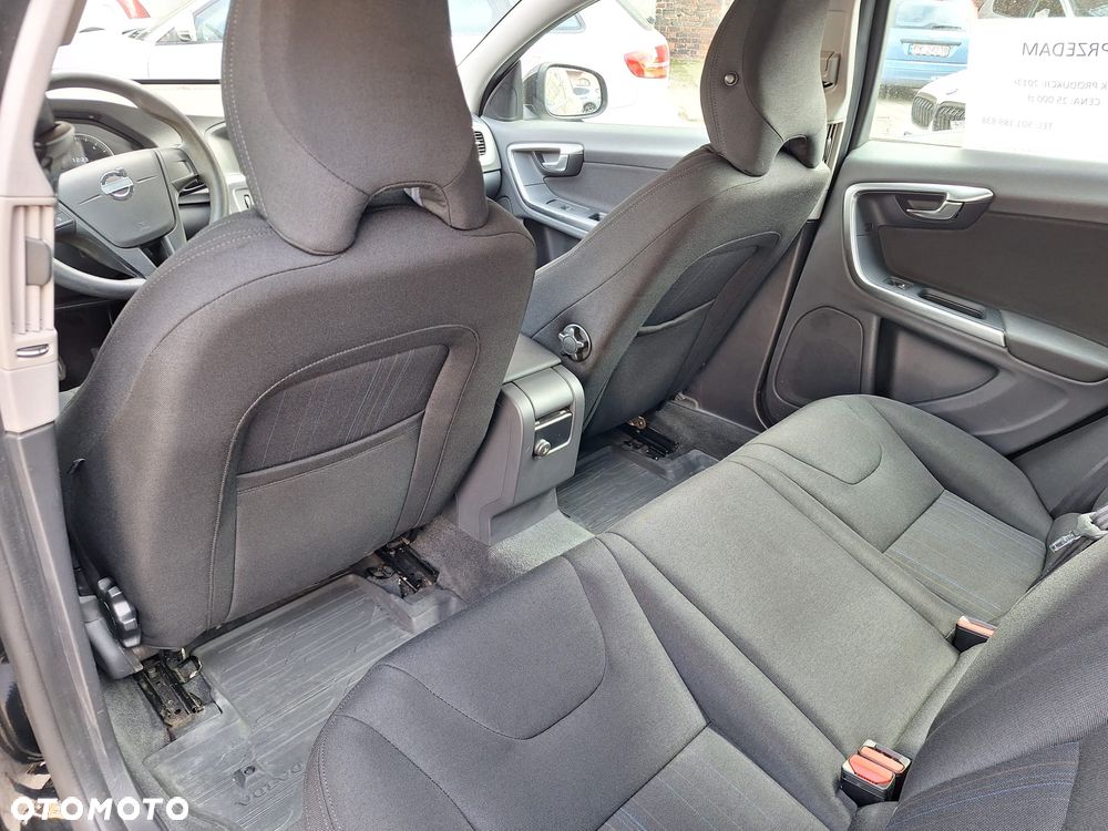Volvo V60 D2 Edition - 14