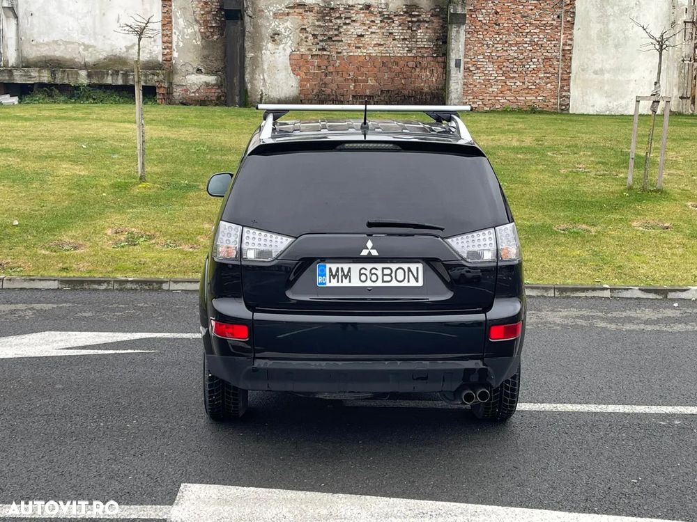 Mitsubishi Outlander 2.2 DI-D 4WD Invite - 28