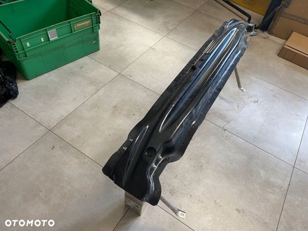 BMW i3 BELKA TYLNA WZMOCNIENIE 7296780