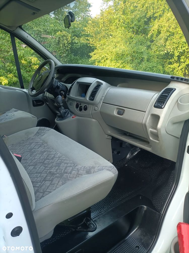 Opel Vivaro - 8