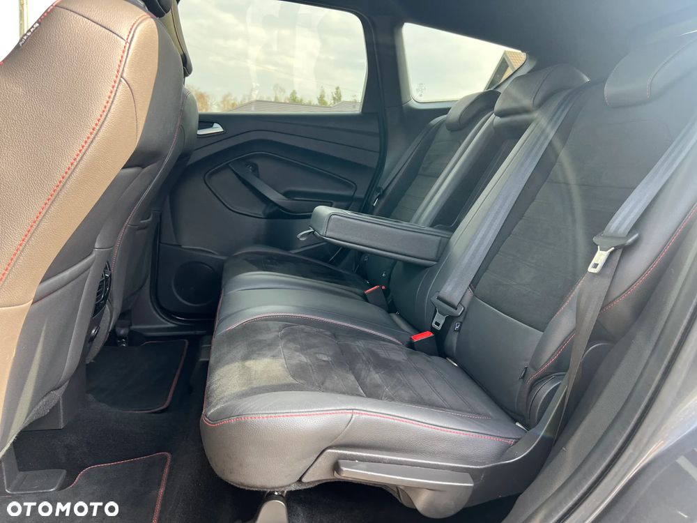 Ford Kuga 2.0 TDCi 2x4 ST-Line - 30