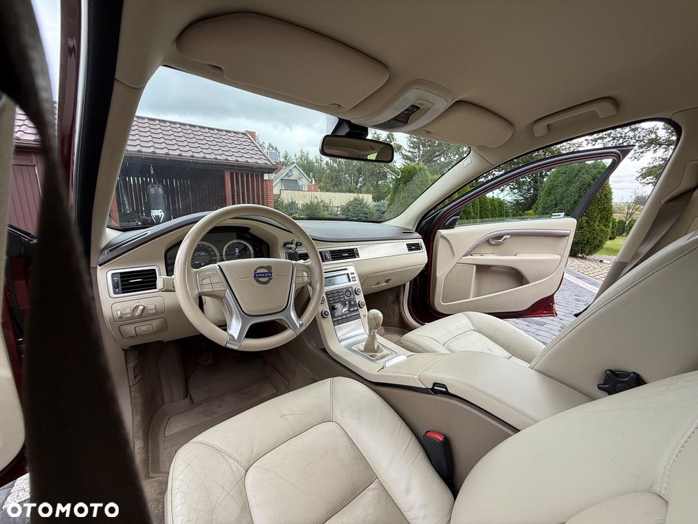 Volvo V70 2.0 Momentum - 23
