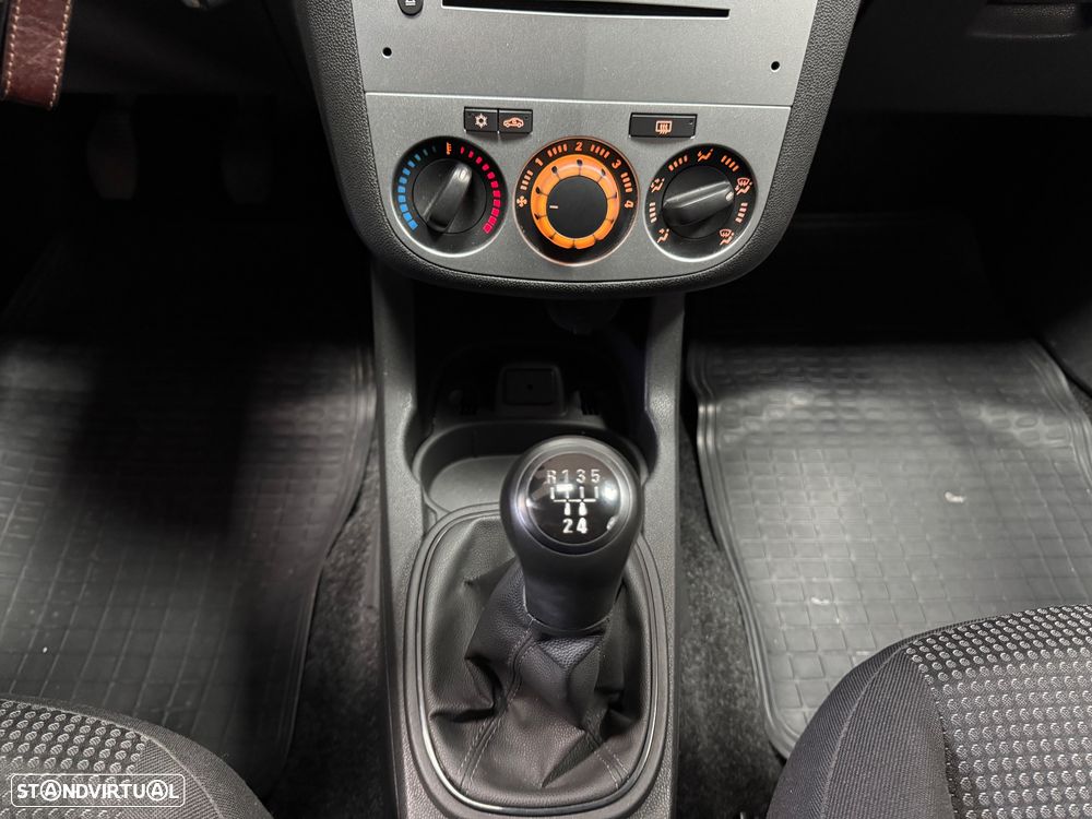 Opel Corsa 1.3 CDTI - 26