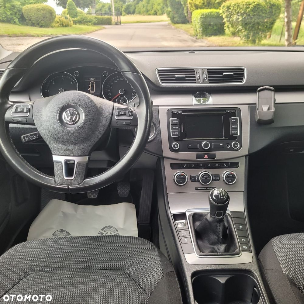 Volkswagen Passat 2.0 TDI Highline - 23