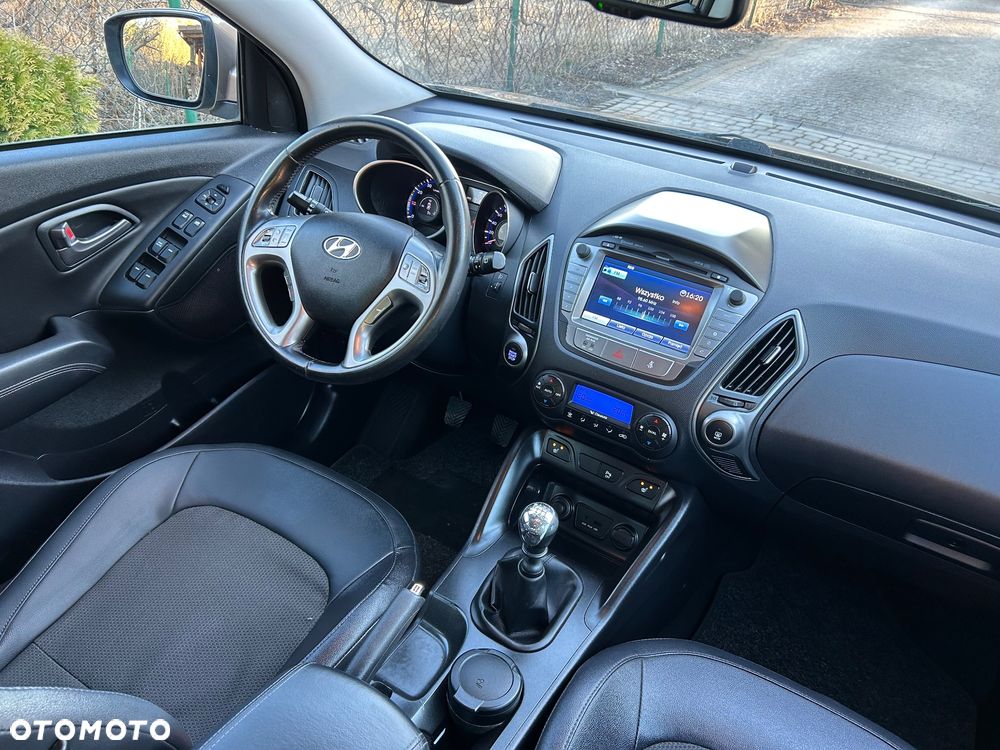 Hyundai ix35 1.6 2WD Fifa World Cup Edition - 12