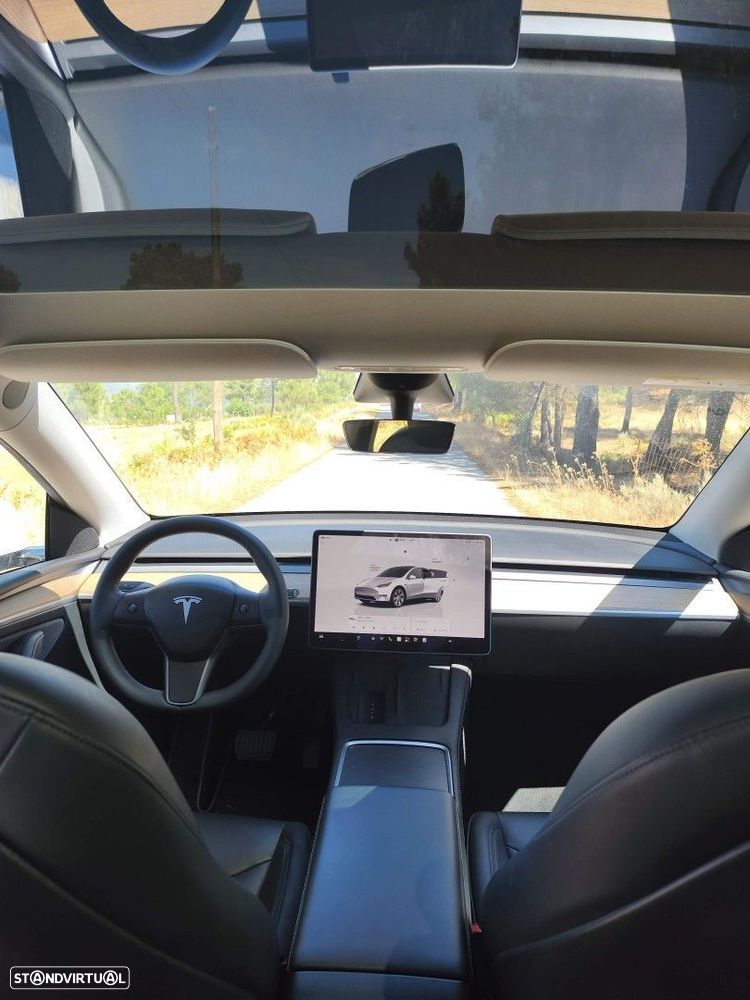Tesla Model Y — fotografia 18