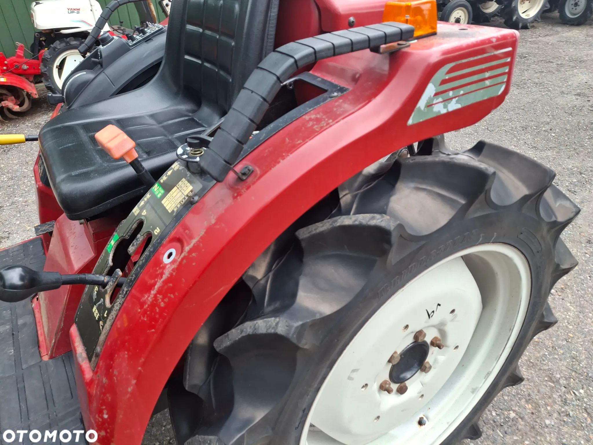 Mitsubishi Mt205 - 2