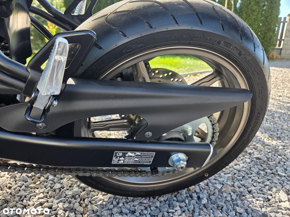 Suzuki SV - 12