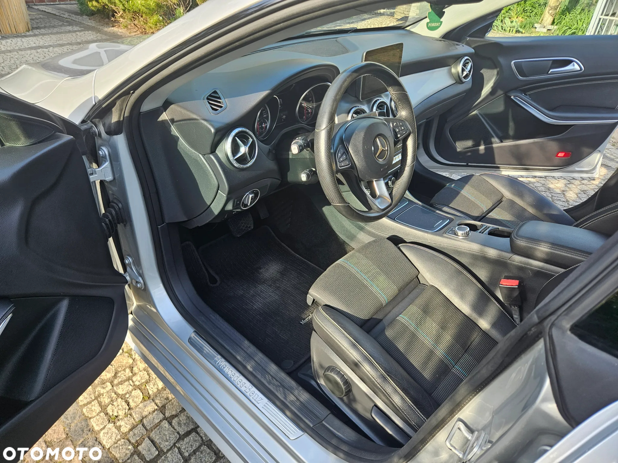 Mercedes-Benz CLA Shooting Brake 180 d 7G-DCT AMG Line - 6