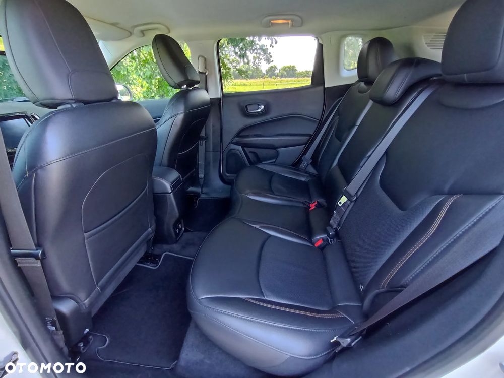 Jeep Compass - 22