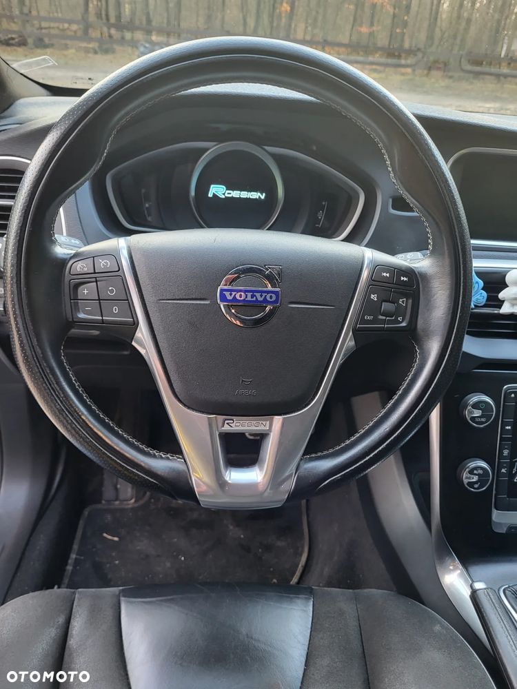 Volvo V40 D2 R Design - 12