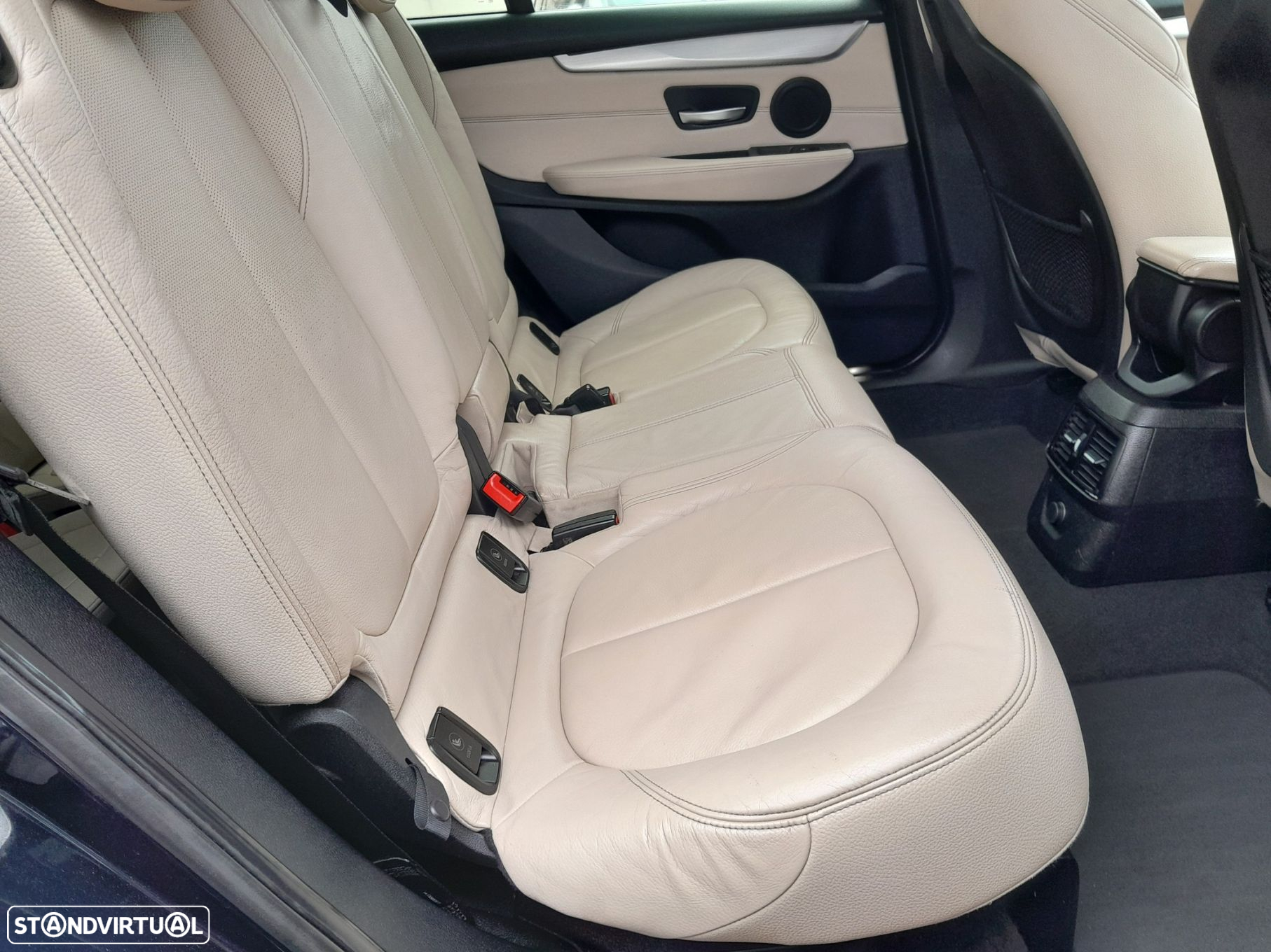 BMW 218 Gran Tourer d 7L Line Luxury Auto - 10