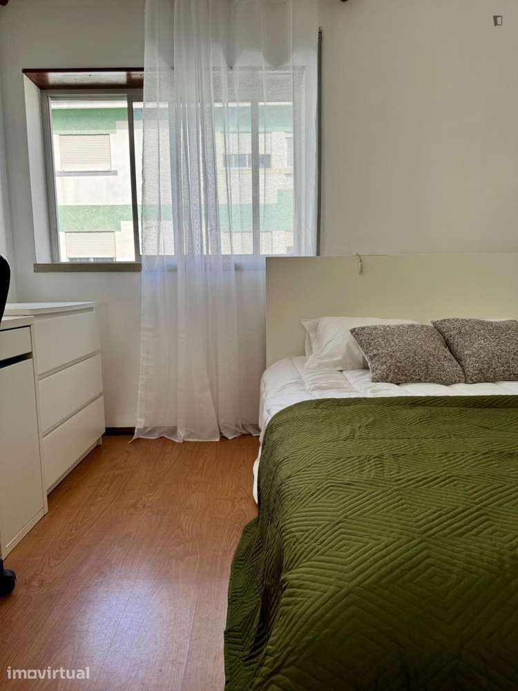 Quarto - localizado em Norton de Matos Coimbra - Grande imagem: 3/21