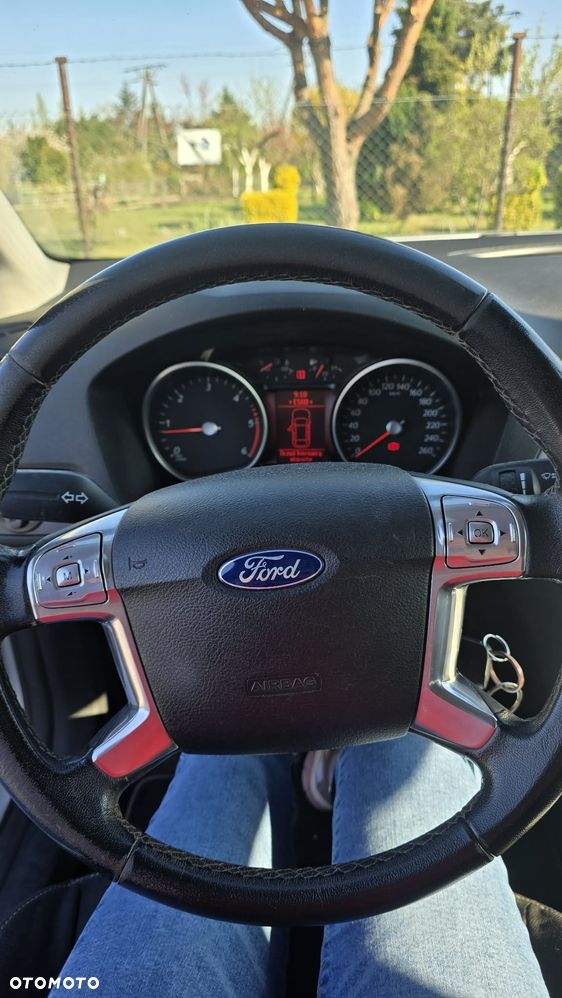 Ford Mondeo 2.0 TDCi Ambiente - 4