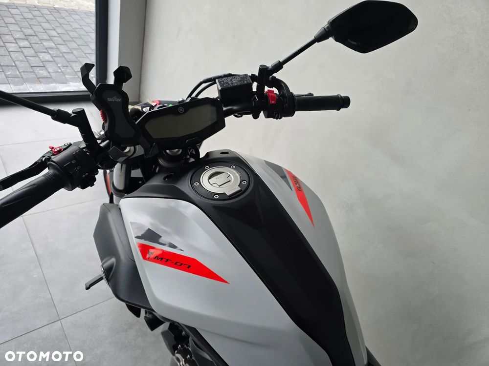 Yamaha MT - 16
