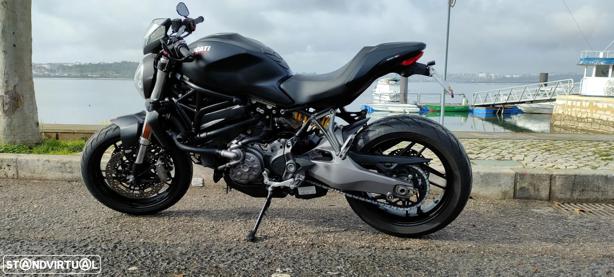 Ducati Monster 821 Dark - 1