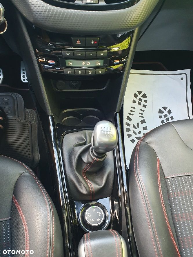 Peugeot 2008 PureTech 130 Stop&Start GT-Line Edition - 26