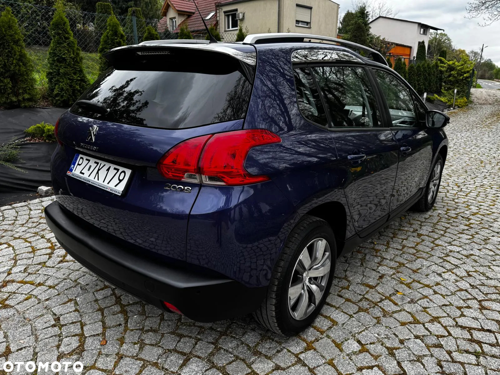 Peugeot 2008 1.2 Pure Tech Style - 12