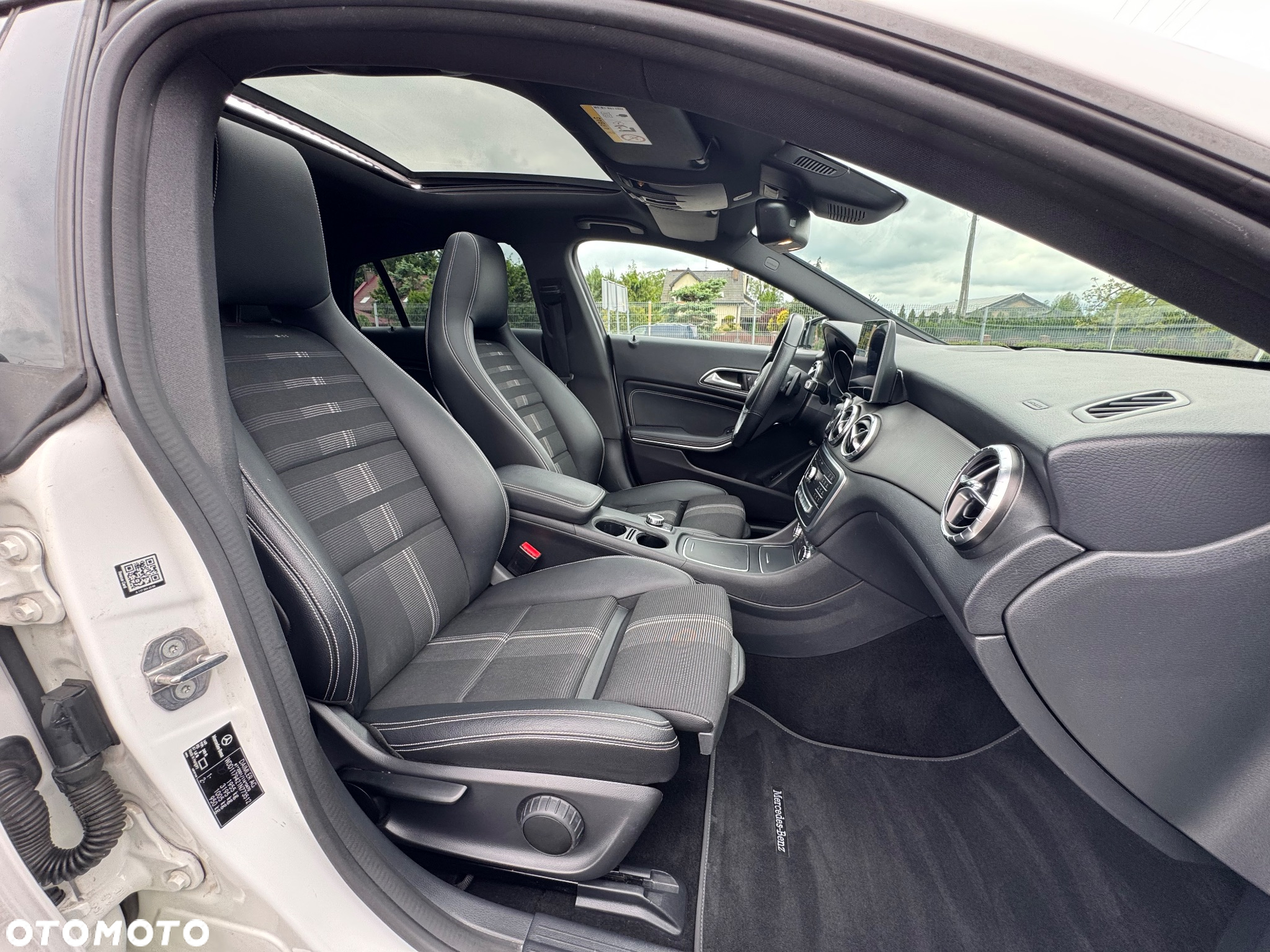 Mercedes-Benz CLA Shooting Brake 180 7G-DCT UrbanStyle Edition - 29