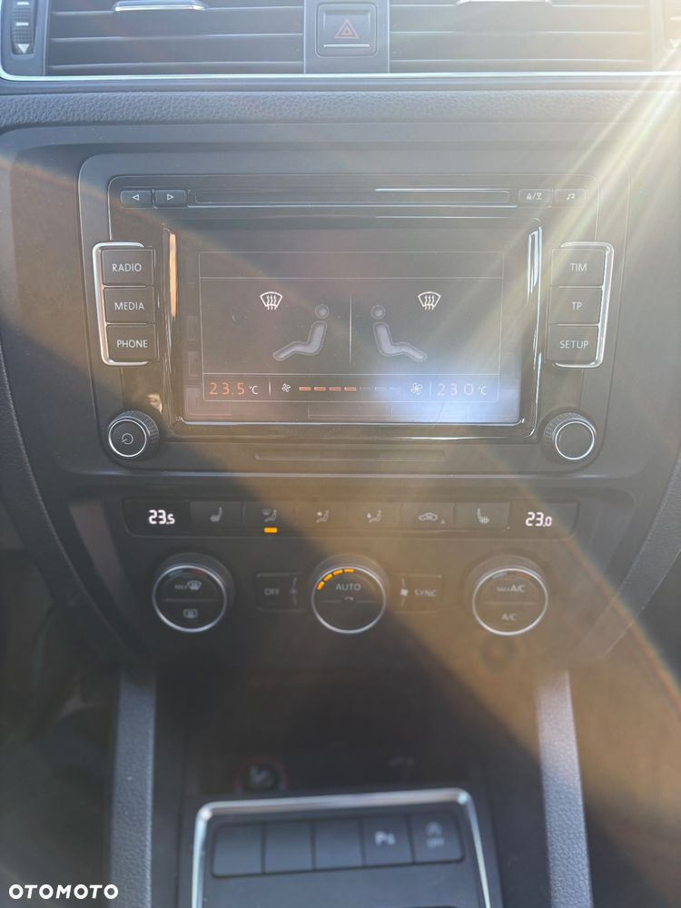 Volkswagen Jetta 1.4 TSI BlueMotion Technology - 22