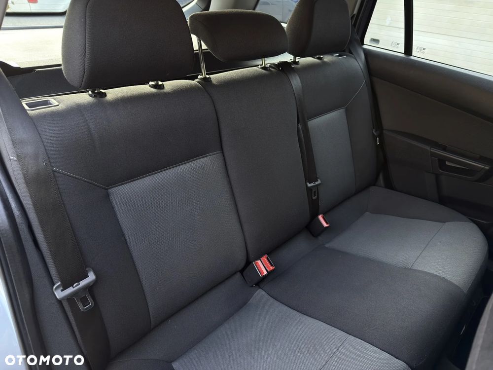 Opel Astra 1.6 Caravan Enjoy - 31