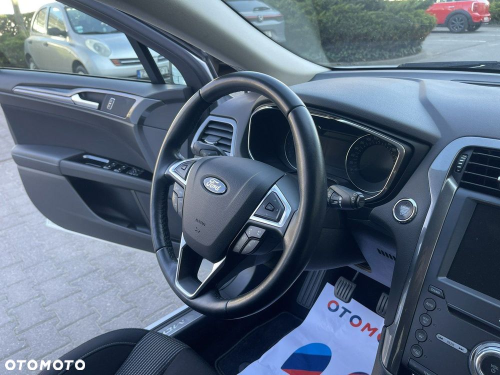 Ford Mondeo - 32
