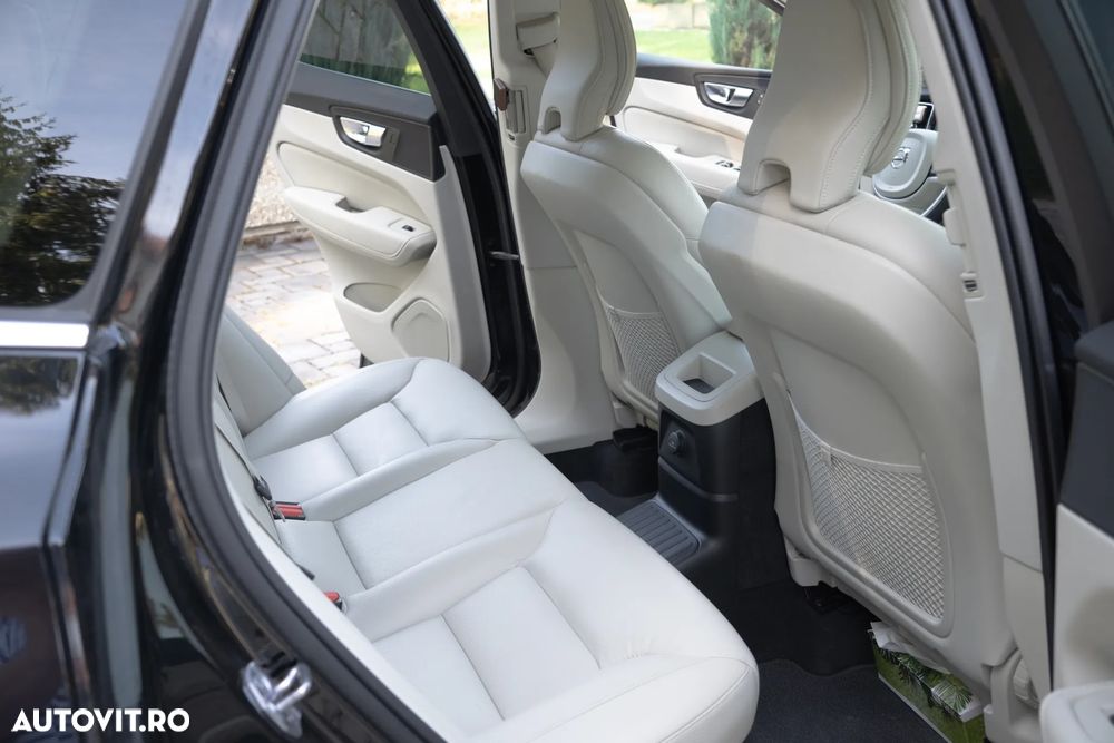 Volvo XC 60 Recharge T6 Twin Engine eAWD Inscription Expression - 17
