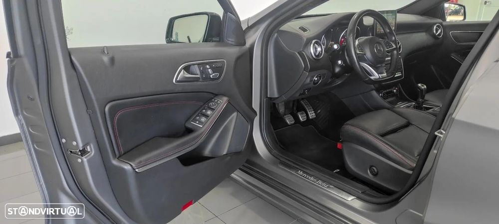 Mercedes-Benz A 180 d AMG Line - 16
